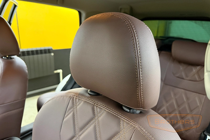 Авточехлы на сиденья Haval M6 II (Хавал М6) серии "Premium" - коричневая строчка, гладкий центр, ромбы Авточехлы на сиденья Haval M6 II (Хавал М6) серии "Premium" - коричневая строчка, гладкий центр, ромбы