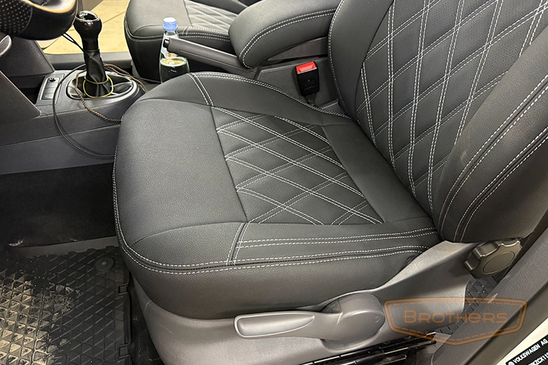 Чехлы для Volkswagen Caddy 3 (2004 - 2010) серии "Aurora" - серая строчка, ромбы Чехлы для Volkswagen Caddy 3 (2004 - 2010) серии "Aurora" - серая строчка, ромбы