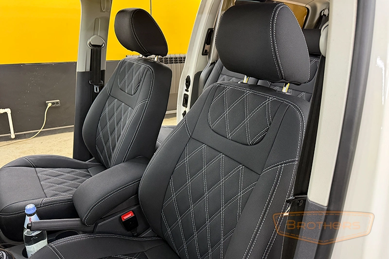 Чехлы для Volkswagen Caddy 3 (2004 - 2010) серии "Aurora" - серая строчка, ромбы Чехлы для Volkswagen Caddy 3 (2004 - 2010) серии "Aurora" - серая строчка, ромбы