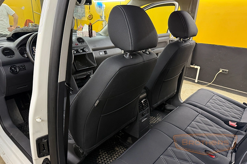 Чехлы для Volkswagen Caddy 3 (2004 - 2010) серии "Aurora" - серая строчка, ромбы Чехлы для Volkswagen Caddy 3 (2004 - 2010) серии "Aurora" - серая строчка, ромбы