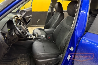 Чехлы на Kia Soul 3 (с задним подлокотником), серии "Aurora" с алькантарой - серая строчка