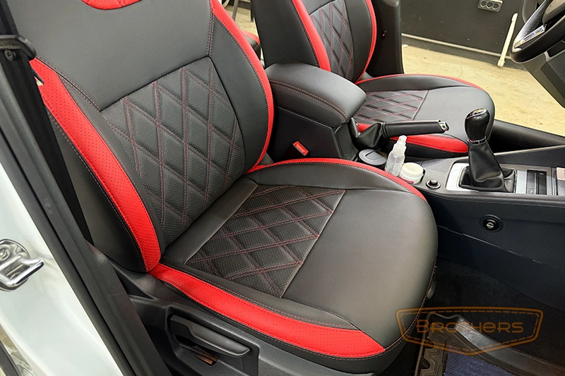 Чехлы на Skoda Octavia A7, серии "Premium" - красная строчка, красные вставки, ромбы Чехлы на Skoda Octavia A7, серии "Premium" - красная строчка, красные вставки, ромбы