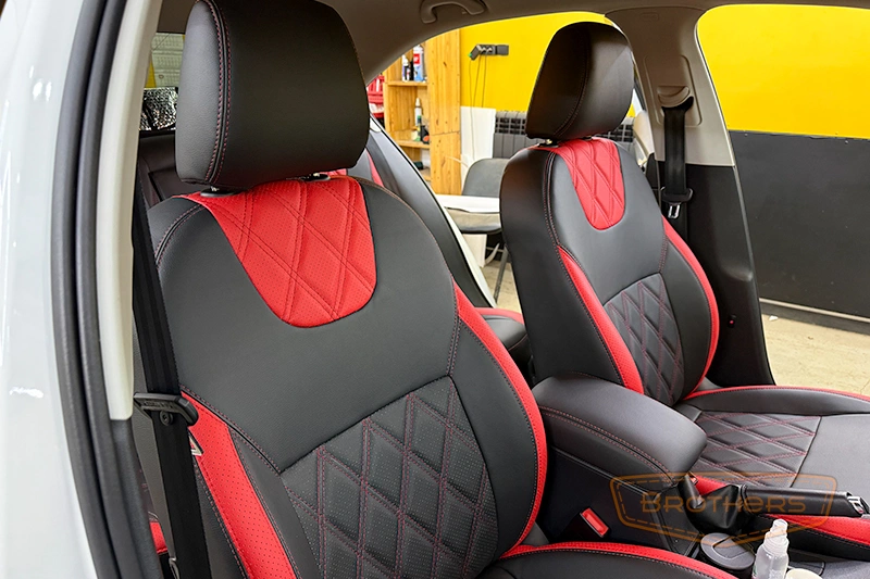 Чехлы на Skoda Octavia A7, серии "Premium" - красная строчка, красные вставки, ромбы Чехлы на Skoda Octavia A7, серии "Premium" - красная строчка, красные вставки, ромбы