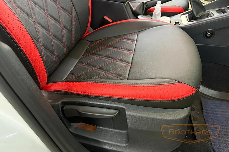 Чехлы на Skoda Octavia A7, серии "Premium" - красная строчка, красные вставки, ромбы Чехлы на Skoda Octavia A7, серии "Premium" - красная строчка, красные вставки, ромбы