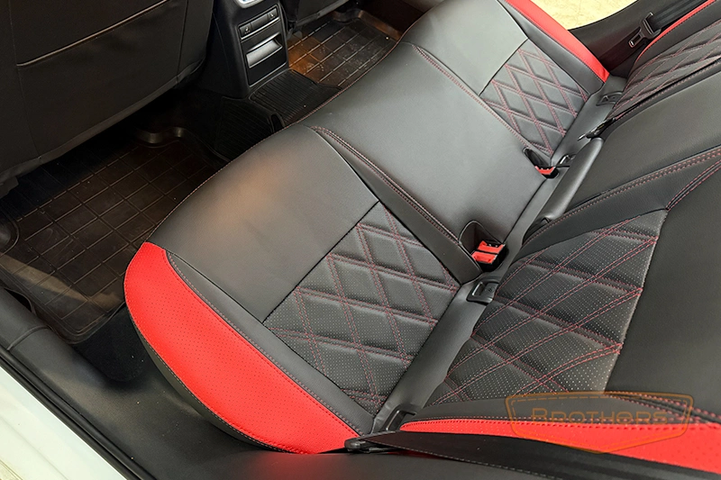 Чехлы на Skoda Octavia A7, серии "Premium" - красная строчка, красные вставки, ромбы Чехлы на Skoda Octavia A7, серии "Premium" - красная строчка, красные вставки, ромбы