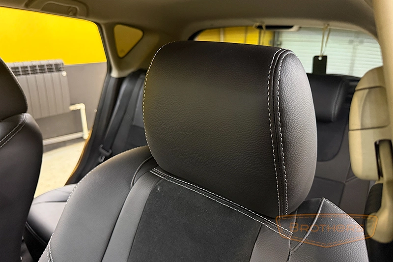 Чехлы на Mazda 3 (BL) хэтчбек серии "Alcantara" - продление переднего ряда, серая строчка Чехлы на Mazda 3 (BL) хэтчбек серии "Alcantara" - продление переднего ряда, серая строчка