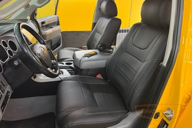 Чехлы на Toyota Tundra II дорестайлинг, серии "Premium" - серая строчка, гладкий центр