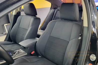 Чехлы на Mazda 6 2 (седан), серии "Aurora" - серая строчка с алькантарой, продление переднего ряда Чехлы на Mazda 6 2 (седан), серии "Aurora" - серая строчка с алькантарой, продление переднего ряда