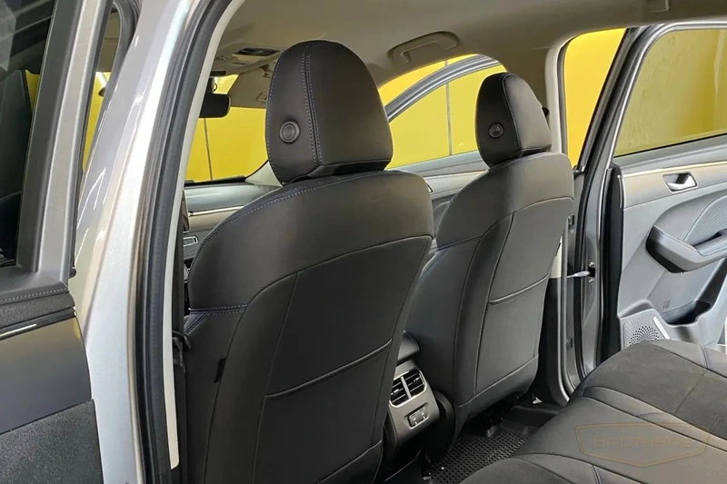 Авточехлы Haval Jolion — экокожа Dakota + алькантара с продлением, синяя строчка Авточехлы Haval Jolion — экокожа Dakota + алькантара с продлением, синяя строчка