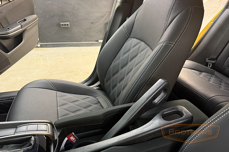 Чехлы на сиденья Honda Civic 10 Premium - серая строчка, ромбы Чехлы на сиденья Honda Civic 10 Premium - серая строчка, ромбы