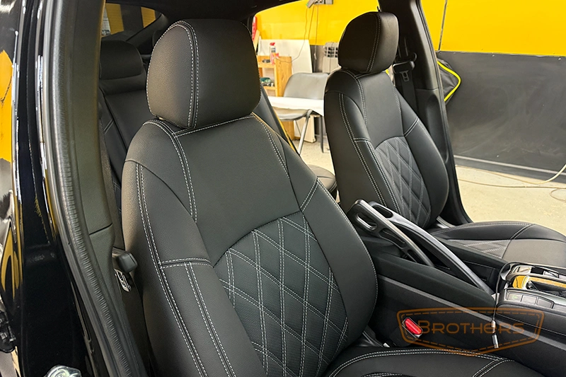 Чехлы на сиденья Honda Civic 10 Premium - серая строчка, ромбы Чехлы на сиденья Honda Civic 10 Premium - серая строчка, ромбы