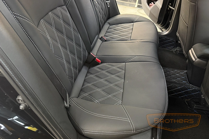 Чехлы на сиденья Honda Civic 10 Premium - серая строчка, ромбы Чехлы на сиденья Honda Civic 10 Premium - серая строчка, ромбы