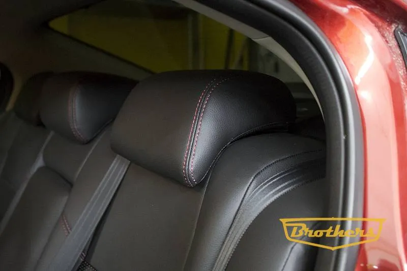 Чехлы на Mazda 6 (GJ), серии "Premium" - красная строчка