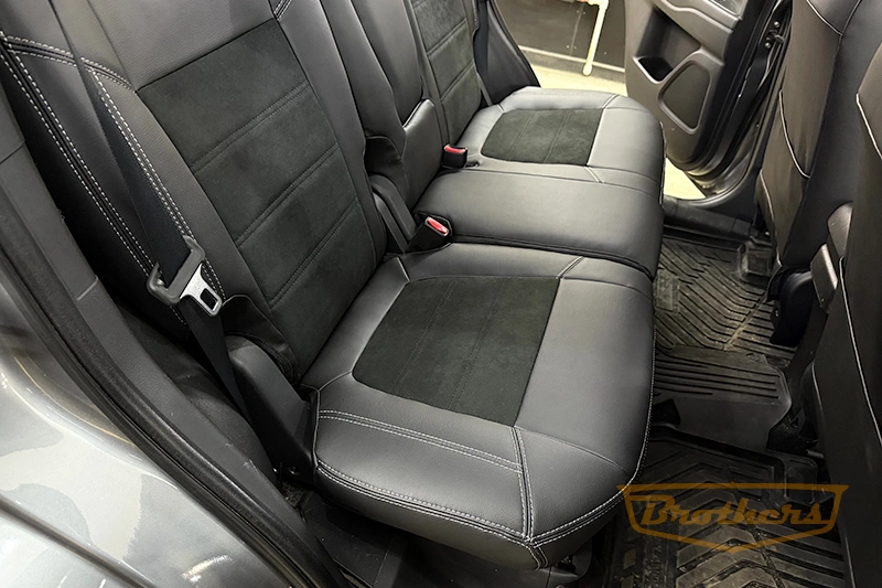 Авточехлы с алькантарой на митсубиси аутлендер - фото сидений