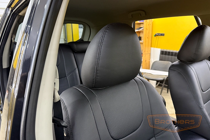 Чехлы на Nissan X-Trail T32, серии "Premium" - черная строчка