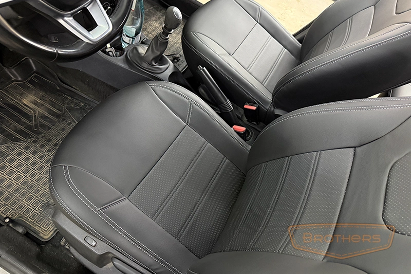 Авточехлы на автомобиль Renault Duster (Рено Дастер), серии "Premium" - серая строчка, оригинал из экокожи Авточехлы на автомобиль Renault Duster (Рено Дастер), серии "Premium" - серая строчка, оригинал из экокожи