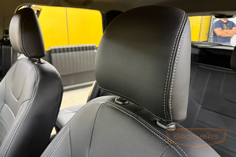 Авточехлы на автомобиль Renault Duster (Рено Дастер), серии "Premium" - серая строчка, оригинал из экокожи Авточехлы на автомобиль Renault Duster (Рено Дастер), серии "Premium" - серая строчка, оригинал из экокожи