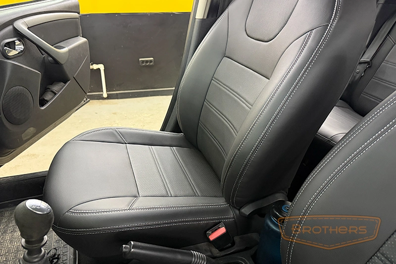 Авточехлы на автомобиль Renault Duster (Рено Дастер), серии "Premium" - серая строчка, оригинал из экокожи Авточехлы на автомобиль Renault Duster (Рено Дастер), серии "Premium" - серая строчка, оригинал из экокожи