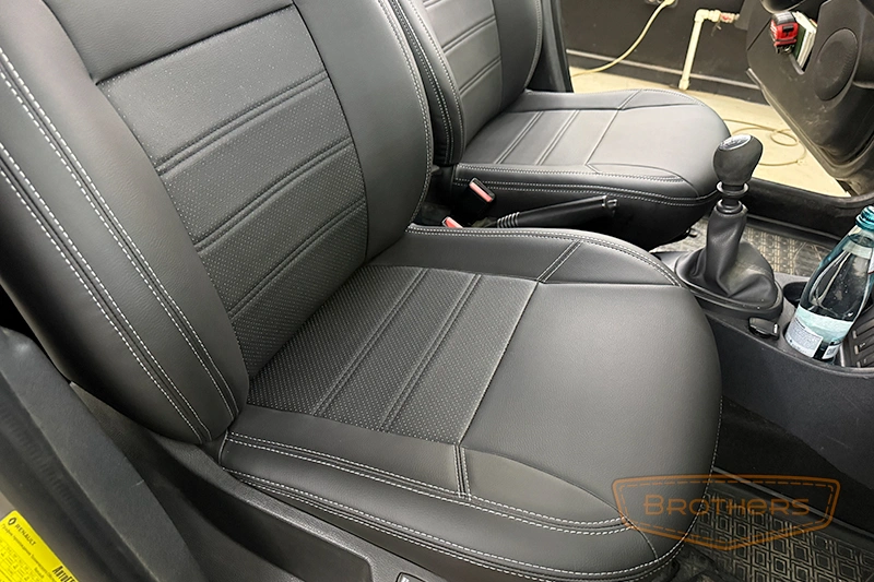Авточехлы на автомобиль Renault Duster (Рено Дастер), серии "Premium" - серая строчка, оригинал из экокожи Авточехлы на автомобиль Renault Duster (Рено Дастер), серии "Premium" - серая строчка, оригинал из экокожи