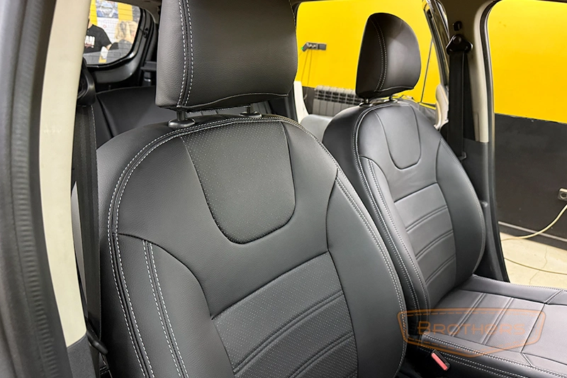 Авточехлы на автомобиль Renault Duster (Рено Дастер), серии "Premium" - серая строчка, оригинал из экокожи Авточехлы на автомобиль Renault Duster (Рено Дастер), серии "Premium" - серая строчка, оригинал из экокожи
