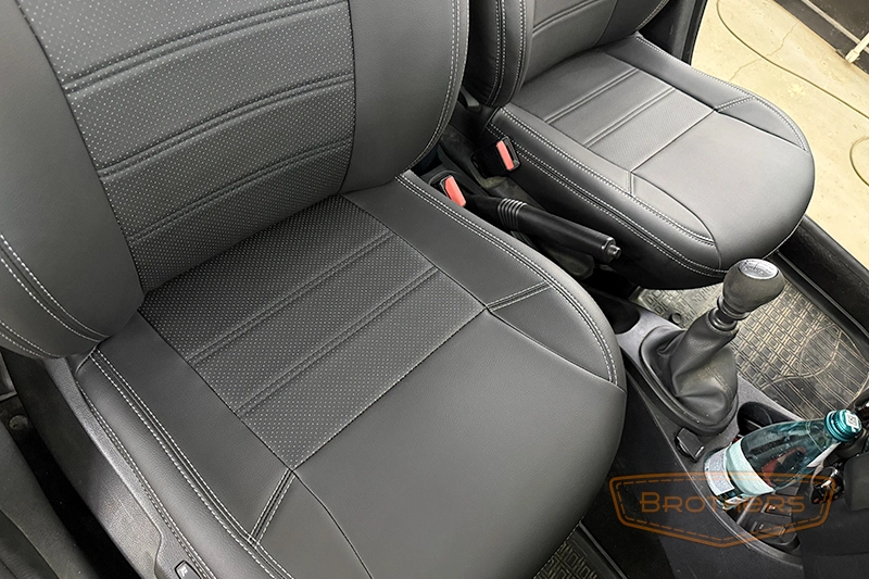 Авточехлы на автомобиль Renault Duster (Рено Дастер), серии "Premium" - серая строчка, оригинал из экокожи Авточехлы на автомобиль Renault Duster (Рено Дастер), серии "Premium" - серая строчка, оригинал из экокожи