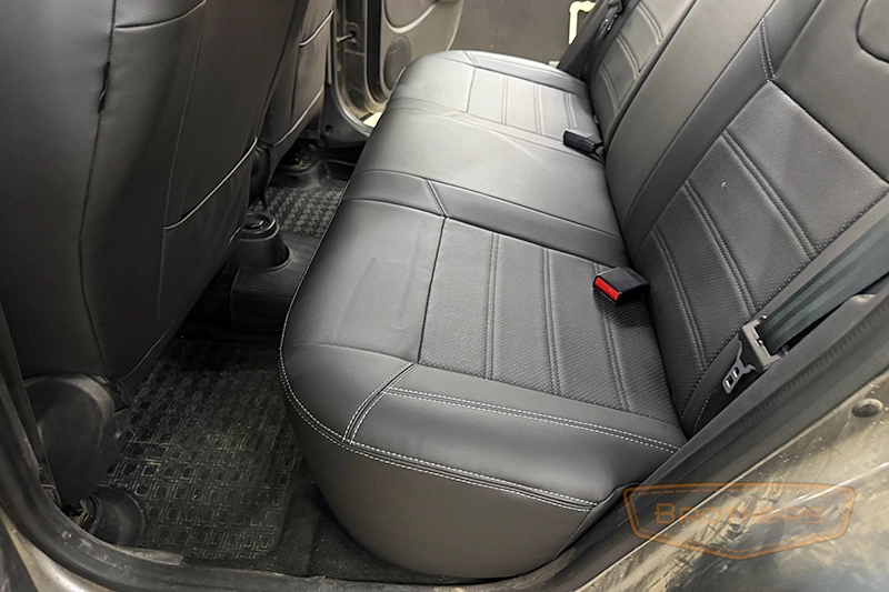 Авточехлы на автомобиль Renault Duster (Рено Дастер), серии "Premium" - серая строчка, оригинал из экокожи Авточехлы на автомобиль Renault Duster (Рено Дастер), серии "Premium" - серая строчка, оригинал из экокожи