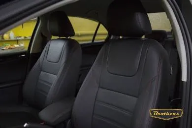 Чехлы на Volkswagen Jetta 6, (Comfort Line) серии "Premium" - красная строчка