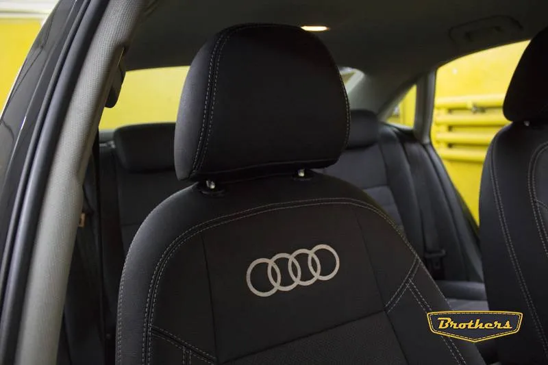 Чехлы на Audi A4 (ауди а4) из экокожи с вышивкой логотипов