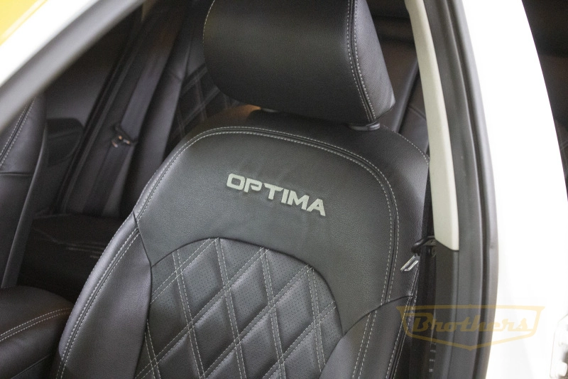 Чехлы на Kia Optima 4, серии "Premium" с логотипом  - серая строчка 