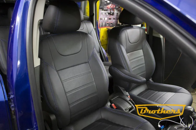 Чехлы на Chevrolet Orlando, серии "Premium" (7 мест) - синяя строчка