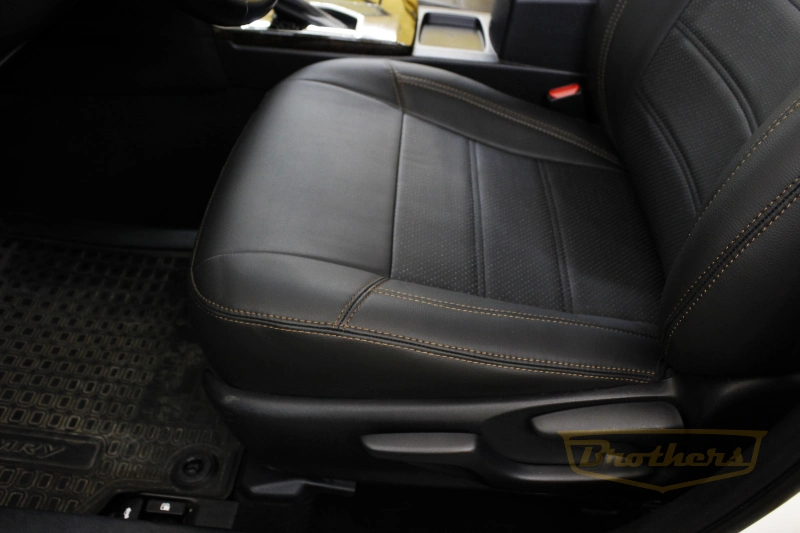 Чехлы на Toyota Camry 50, серии "Premium" - коричневая строчка