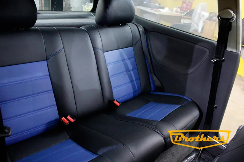 Чехлы на Volkswagen Polo III, 3D серии "Premium" - синяя строчка
