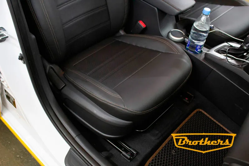 Чехлы на сиденья Hyundai Elantra 6 из экокожи с коричневой строчкой