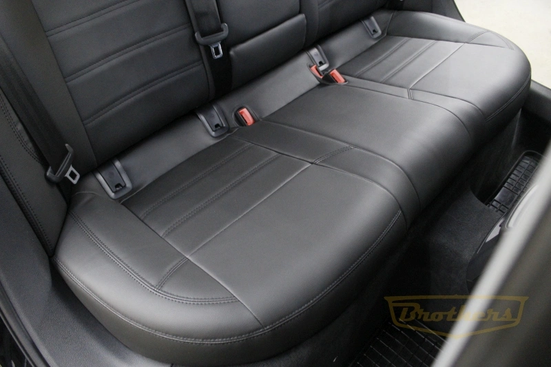 Чехлы на сидения Audi А4 (B9), серии "Premium" - черная строчка