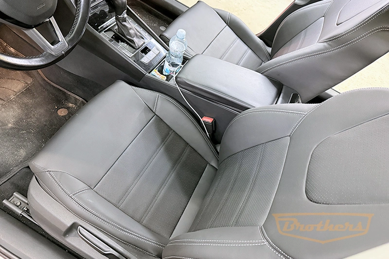 Чехлы на Skoda Superb 3 (Style), серии "Premium" - серая строчка Чехлы на Skoda Superb 3 (Style), серии "Premium" - серая строчка