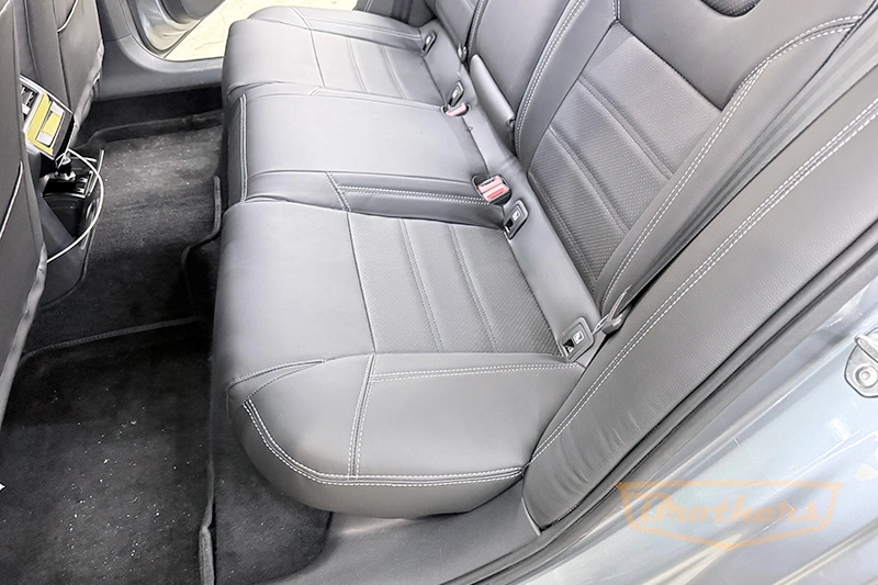 Чехлы на Skoda Superb 3 (Style), серии "Premium" - серая строчка Чехлы на Skoda Superb 3 (Style), серии "Premium" - серая строчка