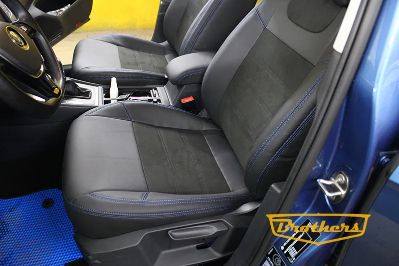 Чехлы на Volkswagen Golf 7 (Comfort Line), 2012 - 2017 серии "Alcantara" - синяя строчка