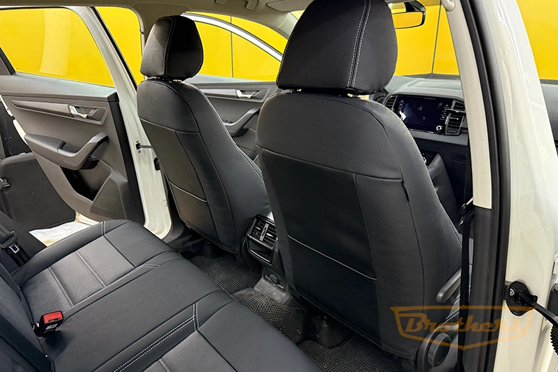 Чехлы на Skoda Karoq, 2017 - н.в. серии "Aurora" - серая строчка