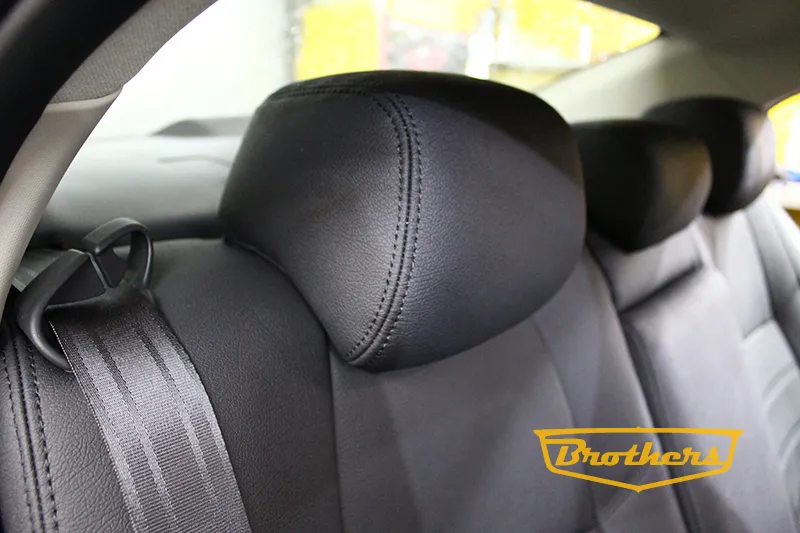 Чехлы на Mazda 3 BP, серии "Aurora" - черная строчка