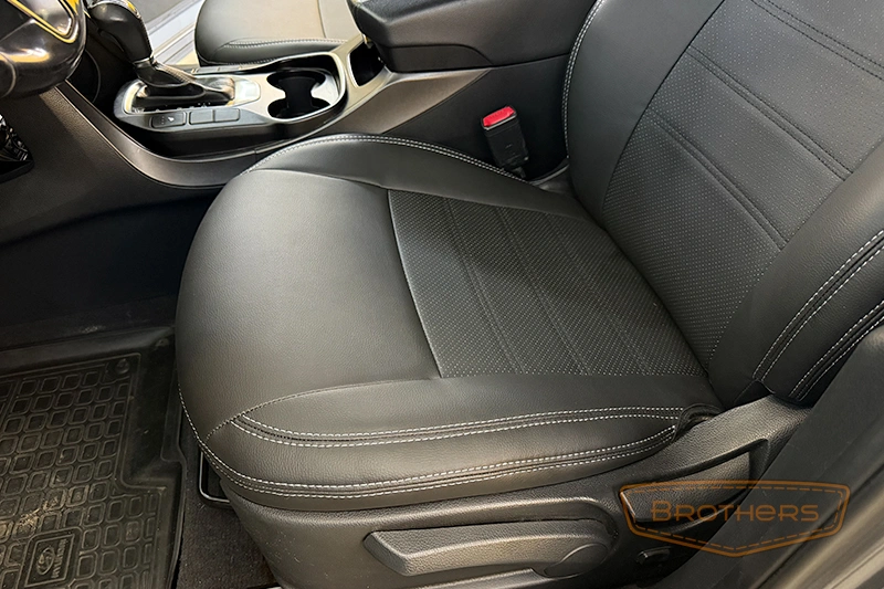Чехлы на Hyundai Santa Fe 3, серии "Premium" - серая строчка Чехлы на Hyundai Santa Fe 3, серии "Premium" - серая строчка