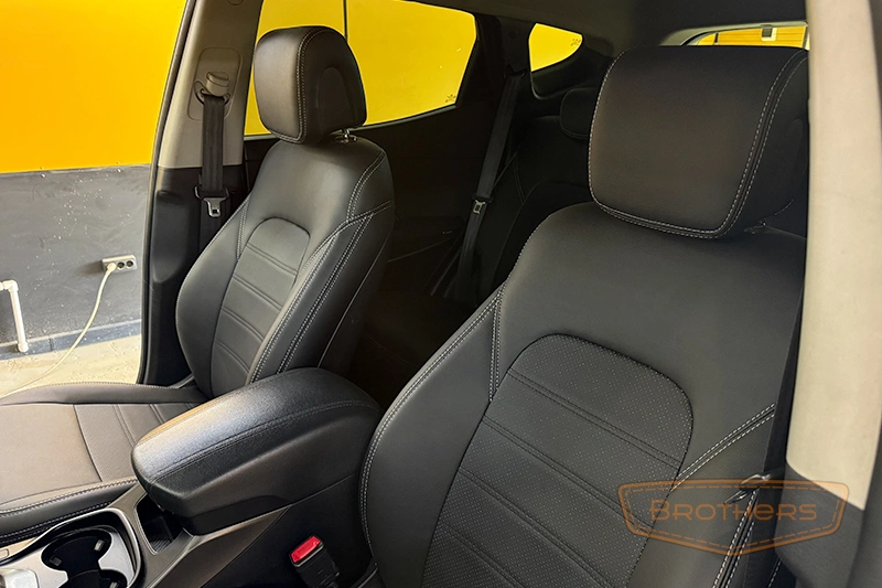 Чехлы на Hyundai Santa Fe 3, серии "Premium" - серая строчка Чехлы на Hyundai Santa Fe 3, серии "Premium" - серая строчка