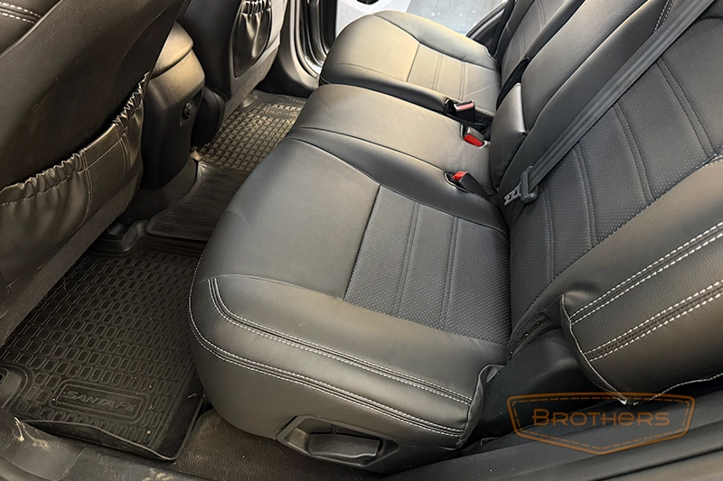 Чехлы на Hyundai Santa Fe 3, серии "Premium" - серая строчка Чехлы на Hyundai Santa Fe 3, серии "Premium" - серая строчка