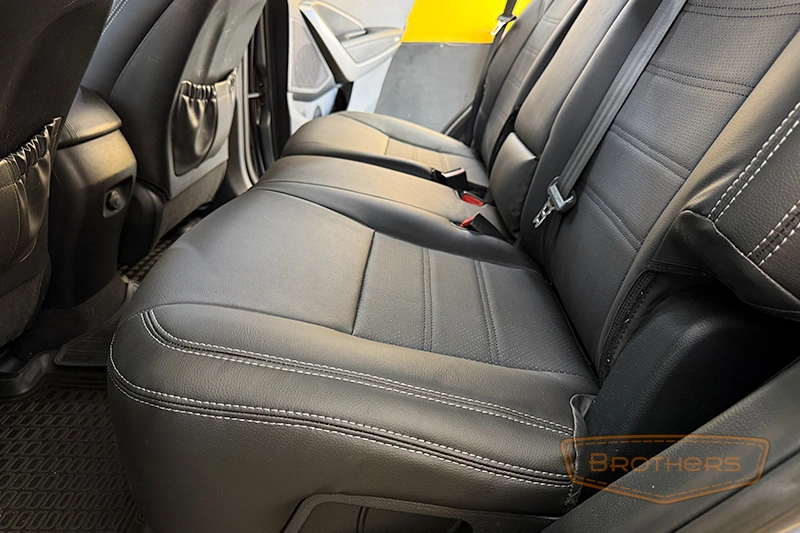Чехлы на Hyundai Santa Fe 3, серии "Premium" - серая строчка Чехлы на Hyundai Santa Fe 3, серии "Premium" - серая строчка