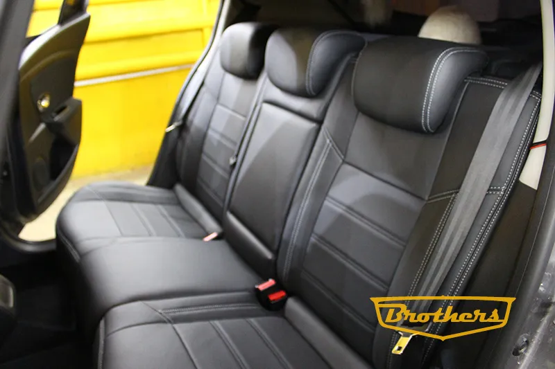 Чехлы на Renault Megane 3, рестайлинг серии "Premium" - серая строчка
