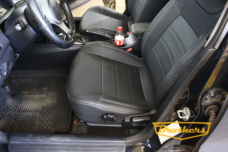 Мицубиси лансер 9 чехлы на сиденья автомобиля - фото салона