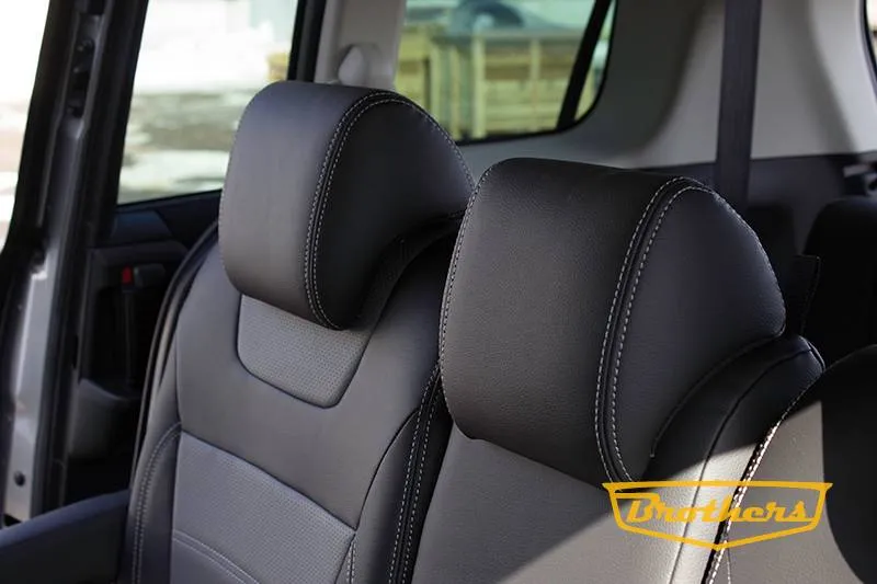 Чехлы на Mazda 5, серии "Premium" - серая строчка, вставка серого цвета