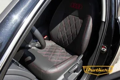 Чехлы на сидения Audi Q3, серии "Alcantara" с ромбами - красная строчка