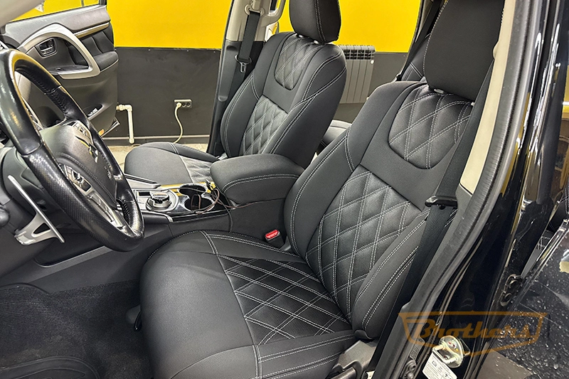 Чехлы на Mitsubishi Pajero Sport 3, серии "Aurora" с ромбами - серая строчка