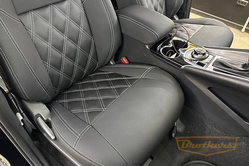 Чехлы на Mitsubishi Pajero Sport 3, серии "Aurora" с ромбами - серая строчка