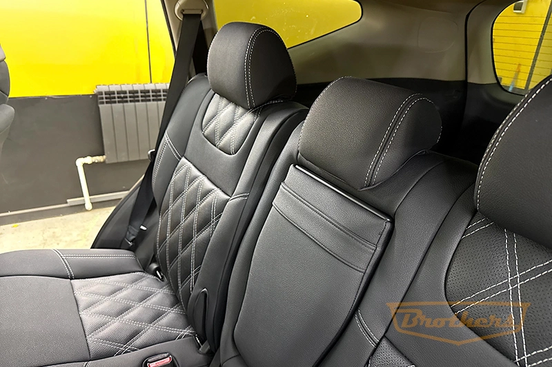 Чехлы на Mitsubishi Pajero Sport 3, серии "Aurora" с ромбами - серая строчка